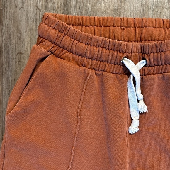 URBAN OUTFITTERS RUST ORANGE RAW HEM CROPPED SWEATPANTS (M) - Picture 5 of 7